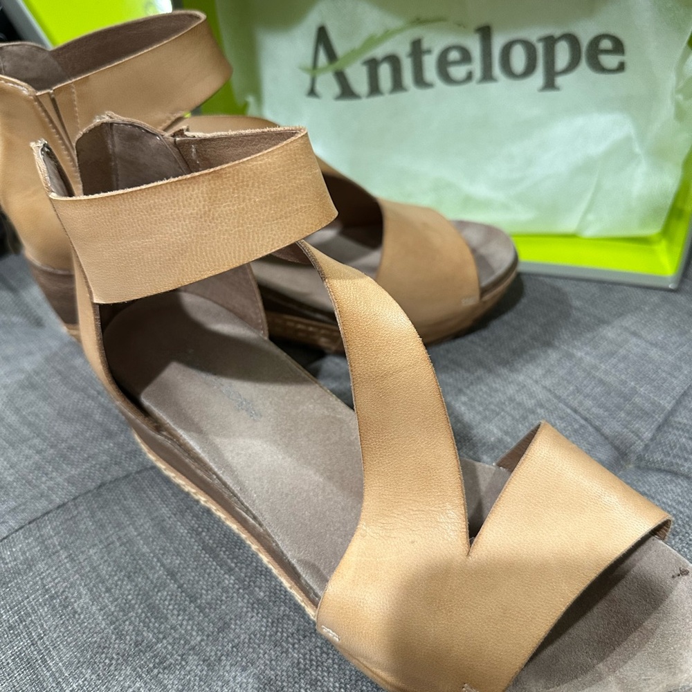 Antelope Women's Beige Strappy Sandals